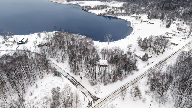 $405,000 | 9586 Lure Road, Hesperia, MI 49421