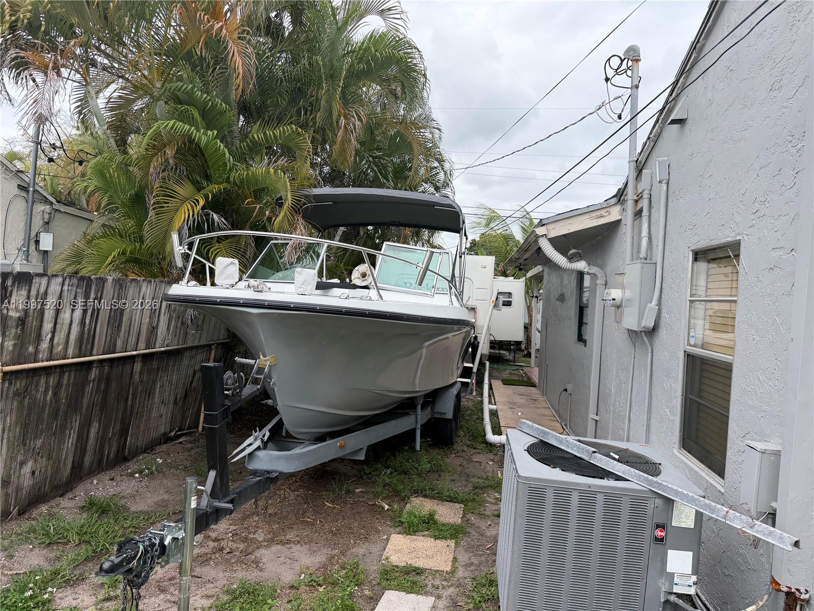 671 Northeast 1st Place Hialeah, FL 33010 - Photo 7 of 22