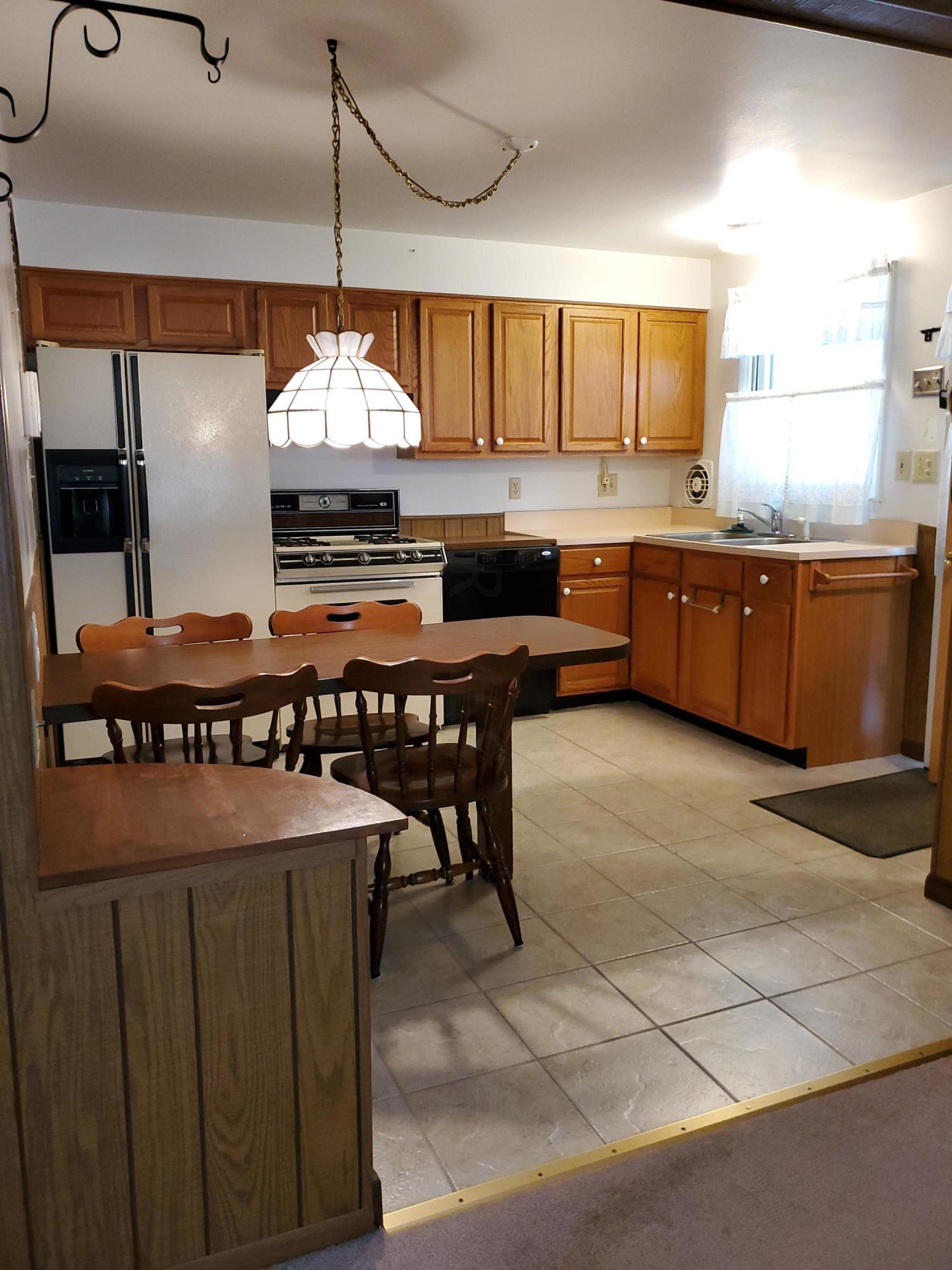 2123 Case Road Columbus, OH 43224 - Photo 8 of 18