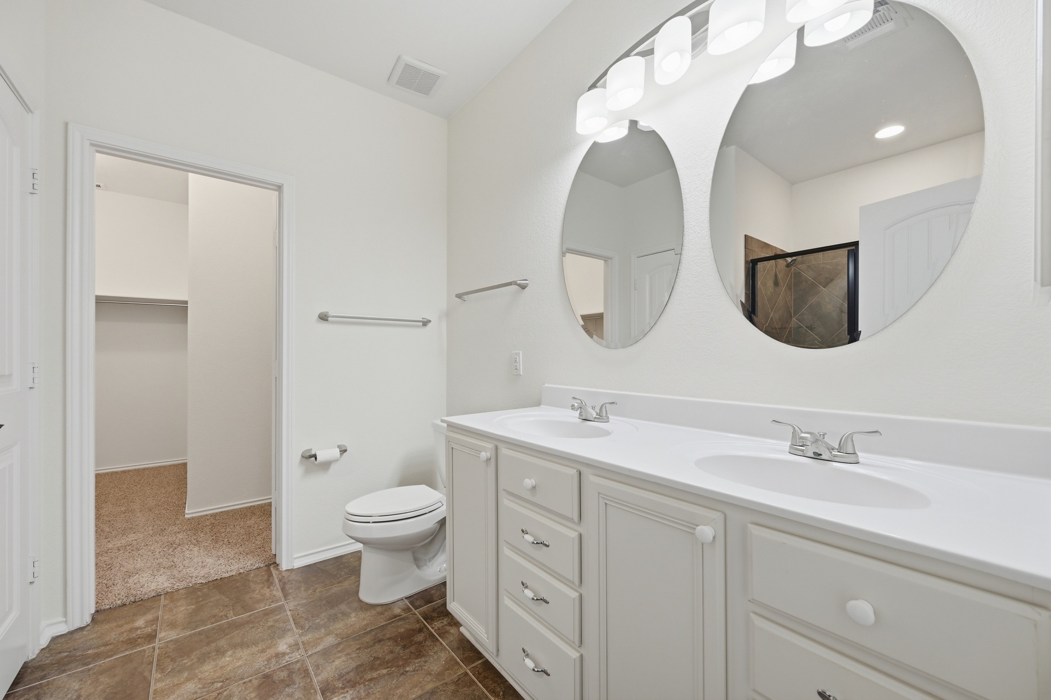 900 Lily Pad Lane Leander, TX 78641 - Photo 20 of 39 Primary en-suite