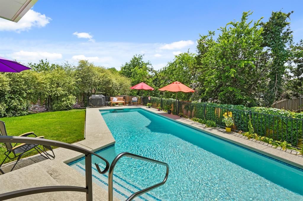 900 Lily Pad Lane Leander, TX 78641 - Photo 29 of 39 Summertime view of pool