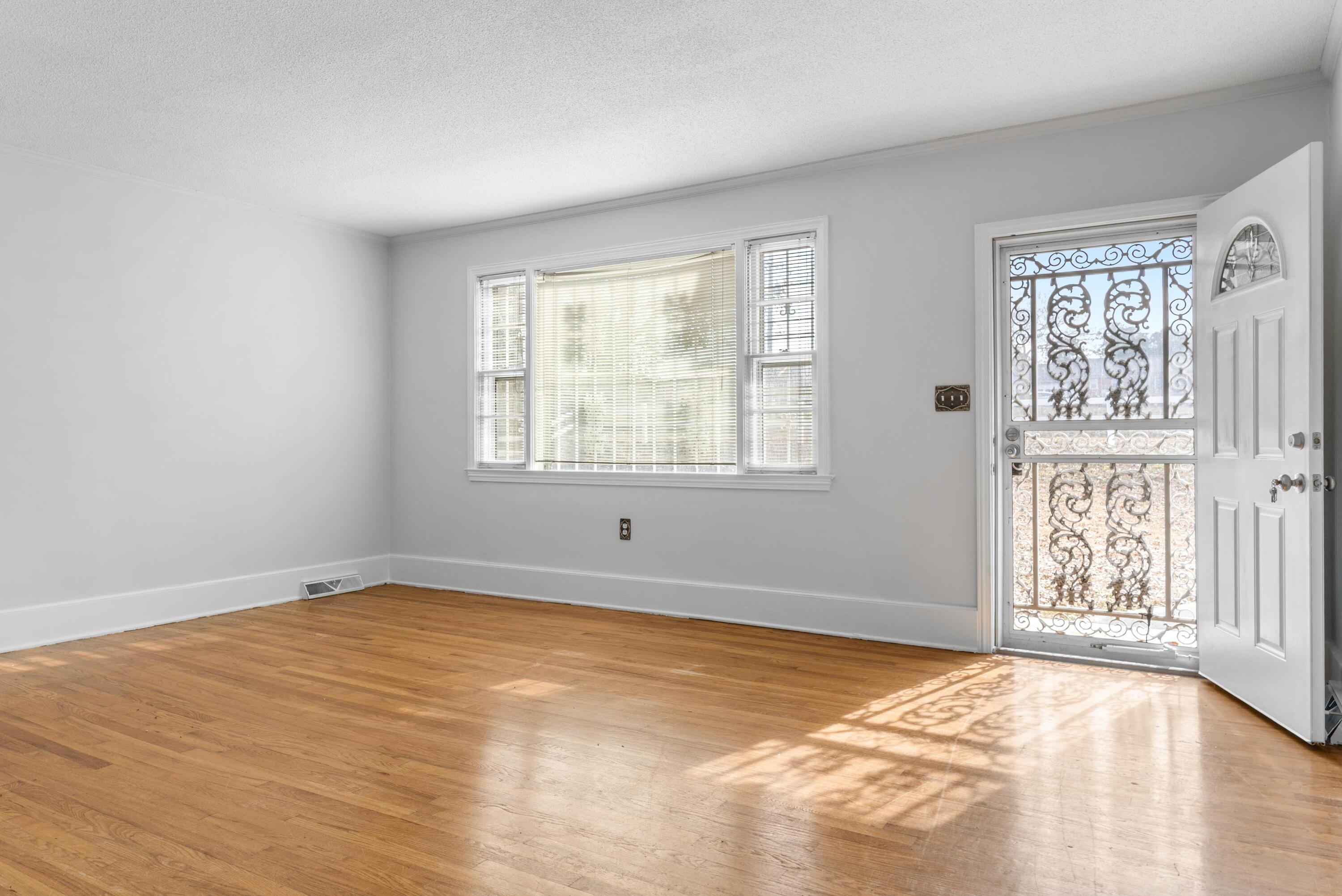 1856 Chestnut Street Orangeburg, SC 29118 - Photo 3 of 33 DSC04840_