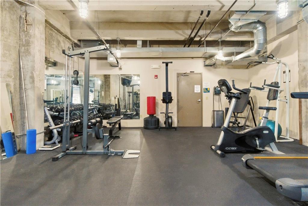 360 West Pershing Road, Unit 30 Kansas City, MO 64108 - Photo 20 of 28