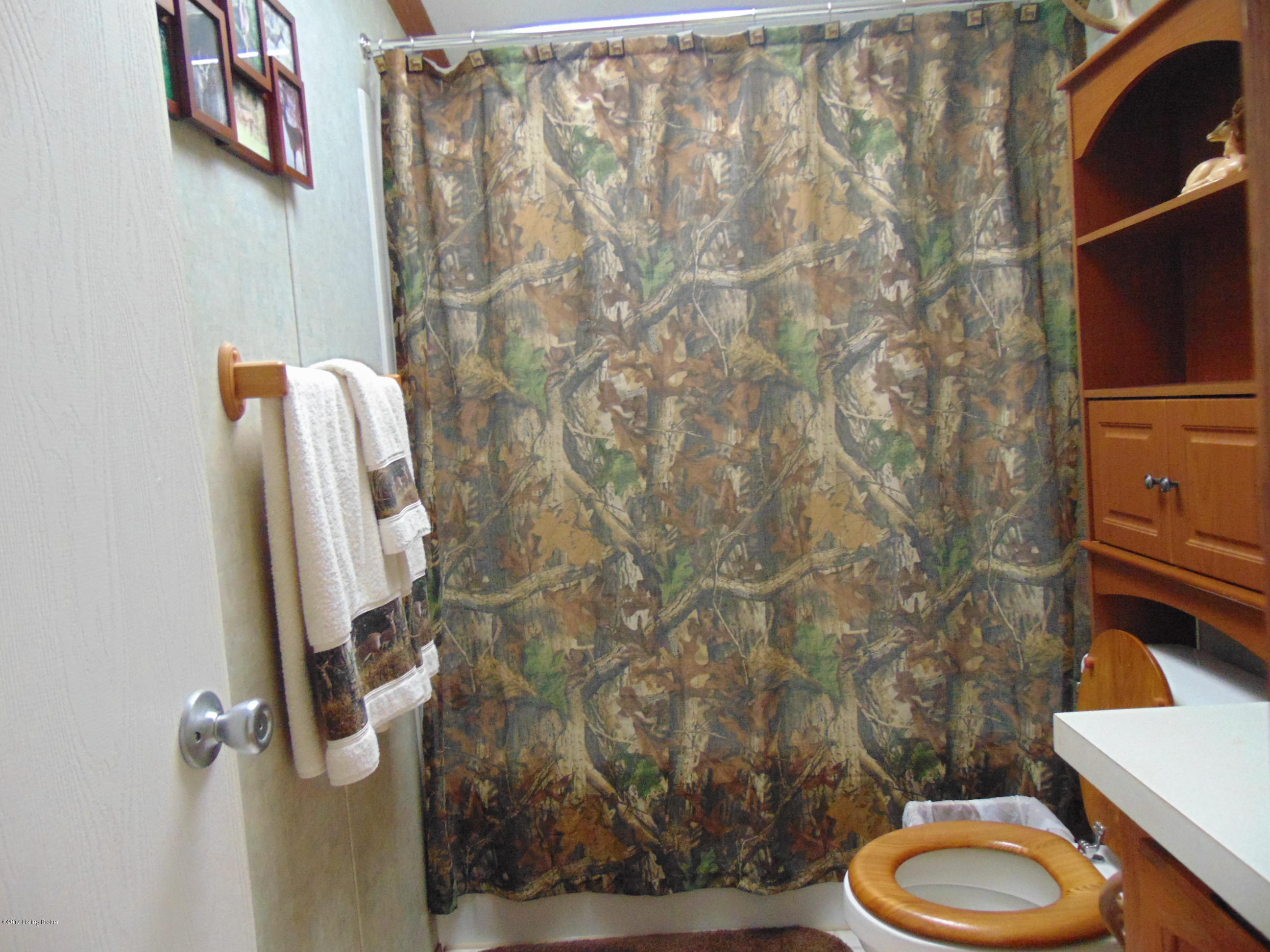 532 West Prong Locust Road Milton, KY 40045 - Photo 22 of 24 Full Bathroom