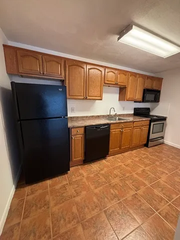 $2,300 | 270 Quarry Street, Unit 36, Quincy, MA 02169