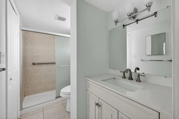 $1,695 | 3550 Northeast 169th Street, Unit 309, North Miami Beach, FL 33160