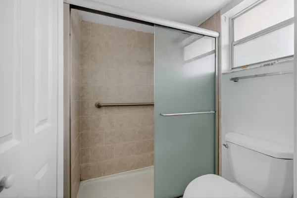 $1,695 | 3550 Northeast 169th Street, Unit 309, North Miami Beach, FL 33160