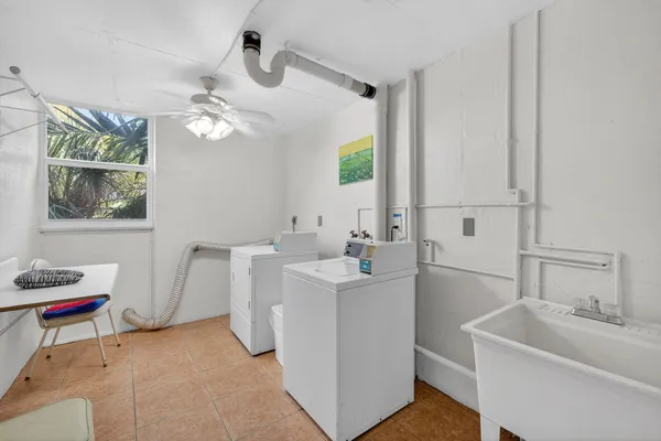 $1,695 | 3550 Northeast 169th Street, Unit 309, North Miami Beach, FL 33160