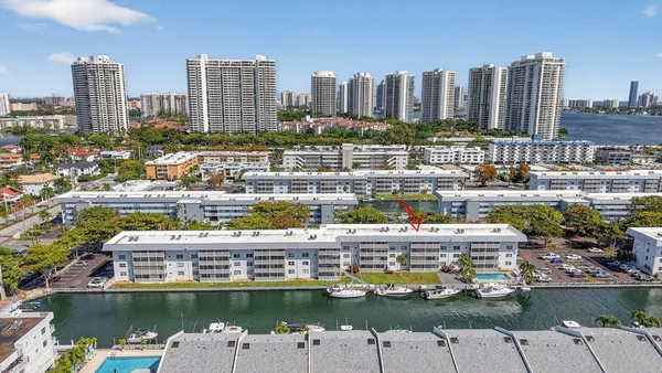 $1,695 | 3550 Northeast 169th Street, Unit 309, North Miami Beach, FL 33160