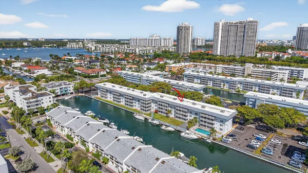 $1,695 | 3550 Northeast 169th Street, Unit 309, North Miami Beach, FL 33160