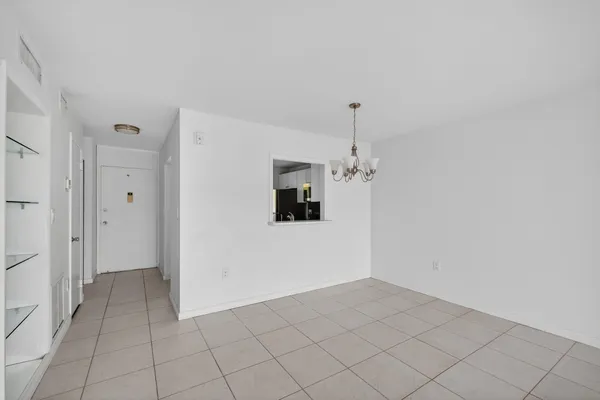 $1,695 | 3550 Northeast 169th Street, Unit 309, North Miami Beach, FL 33160