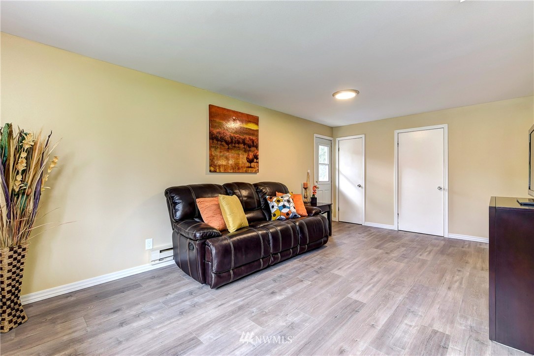 7819 200th Street Southwest Edmonds, WA 98026 - Photo 15 of 22 Gallery Image 15