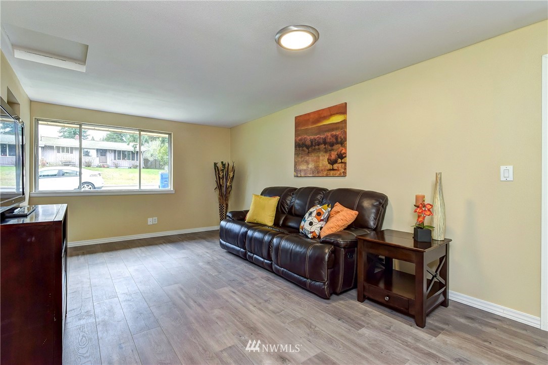 7819 200th Street Southwest Edmonds, WA 98026 - Photo 16 of 22 Gallery Image 16