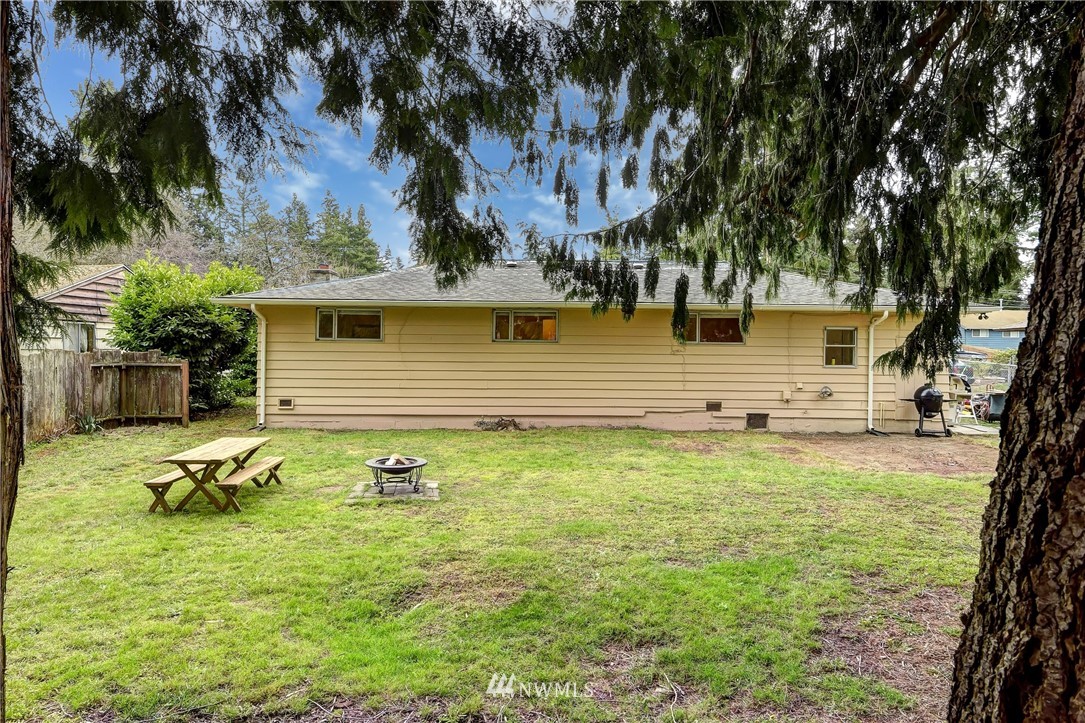 7819 200th Street Southwest Edmonds, WA 98026 - Photo 21 of 22 Gallery Image 21