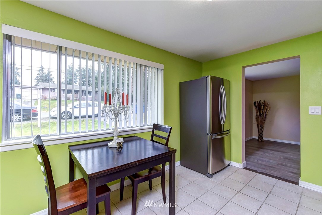7819 200th Street Southwest Edmonds, WA 98026 - Photo 8 of 22 Gallery Image 8