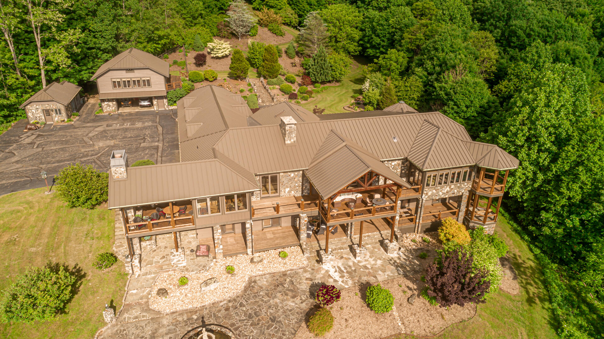 1051 Modock Road Trade, TN 37691 - Photo 1 of 24 Modock House Drone 3