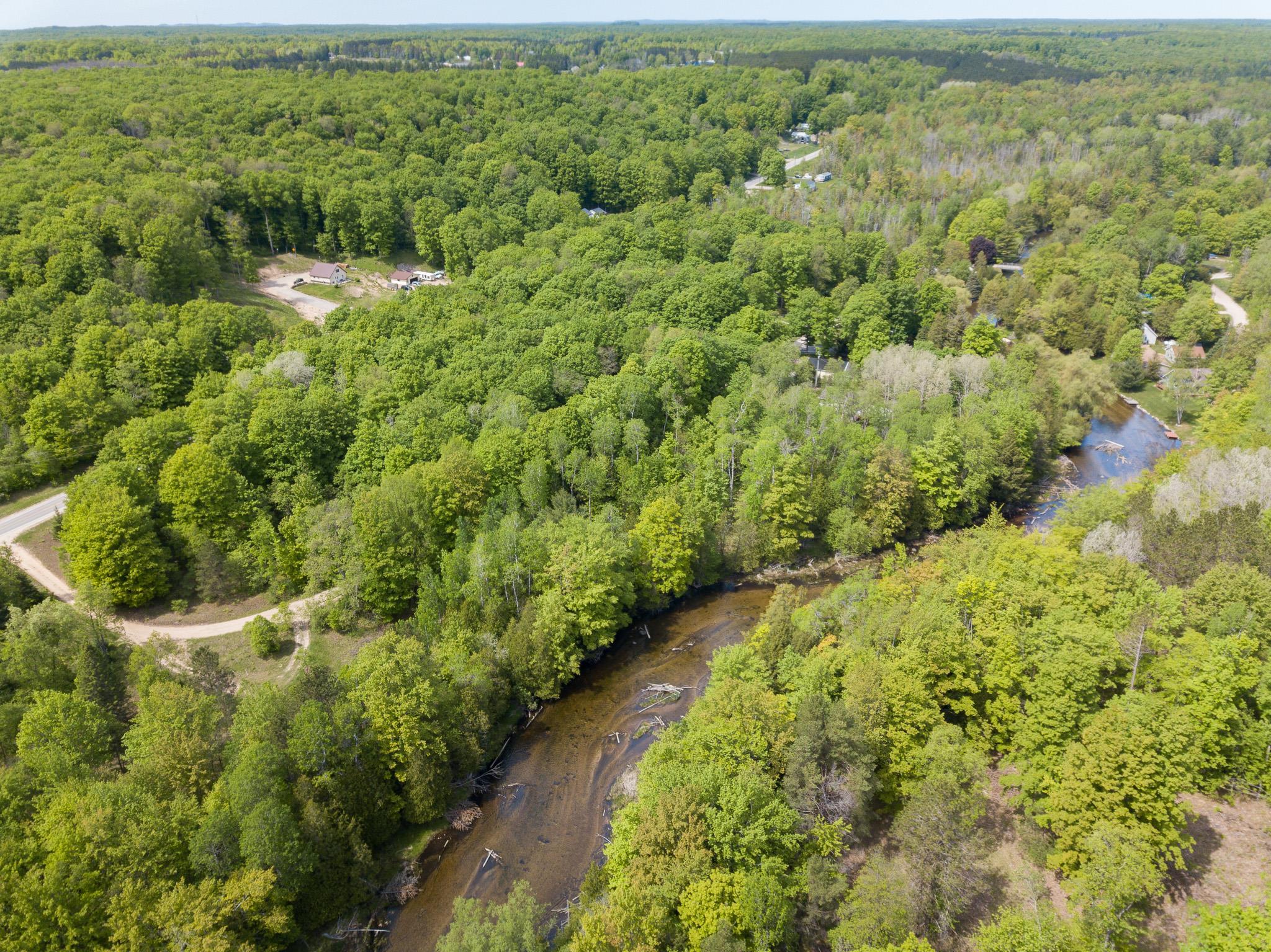 1250 River Road Beulah, MI 49617 - Photo 37 of 56 1911443-36.JPG
