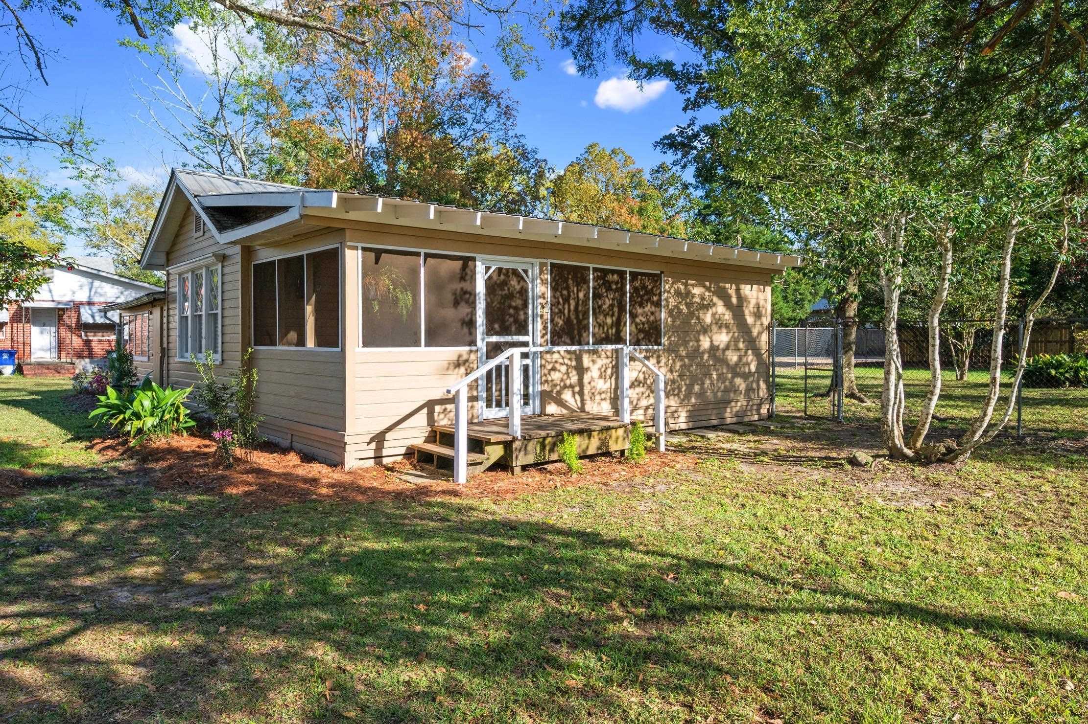 205 West Magnolia Avenue Foley, AL 36535 - Photo 2 of 25