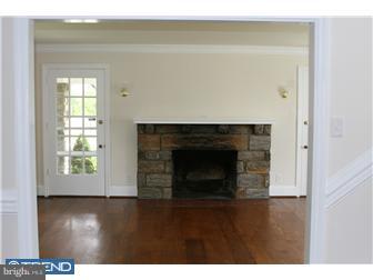425 Beatty Road Springfield, PA 19064 - Photo 4 of 4 Living Room