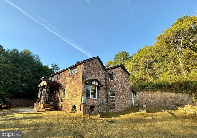 $349,999 | 3339 North Frederick Pike, Winchester, VA 22603