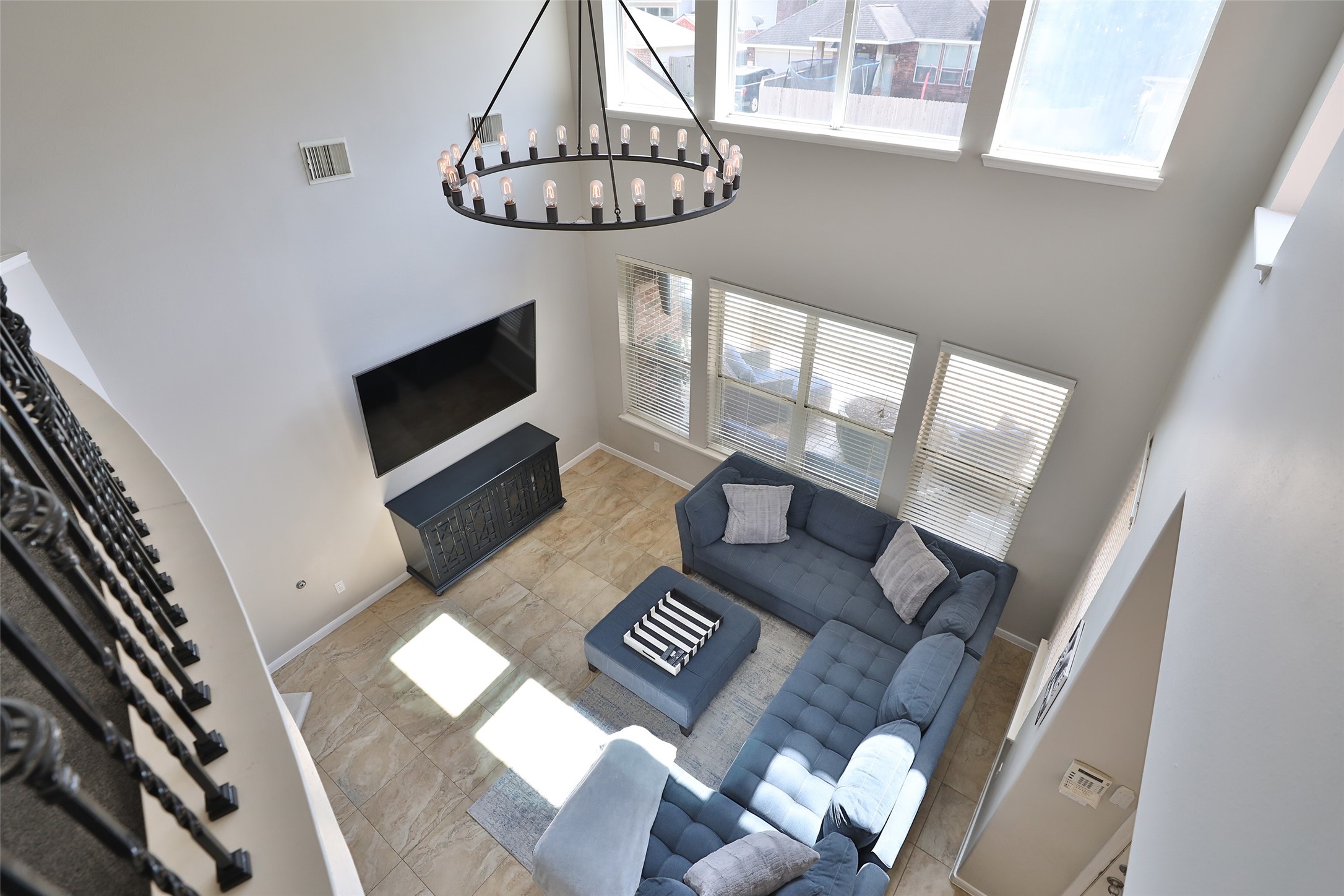10514 Spice Ridge Row Missouri City, TX 77459 - Photo 31 of 43 a living room with furniture