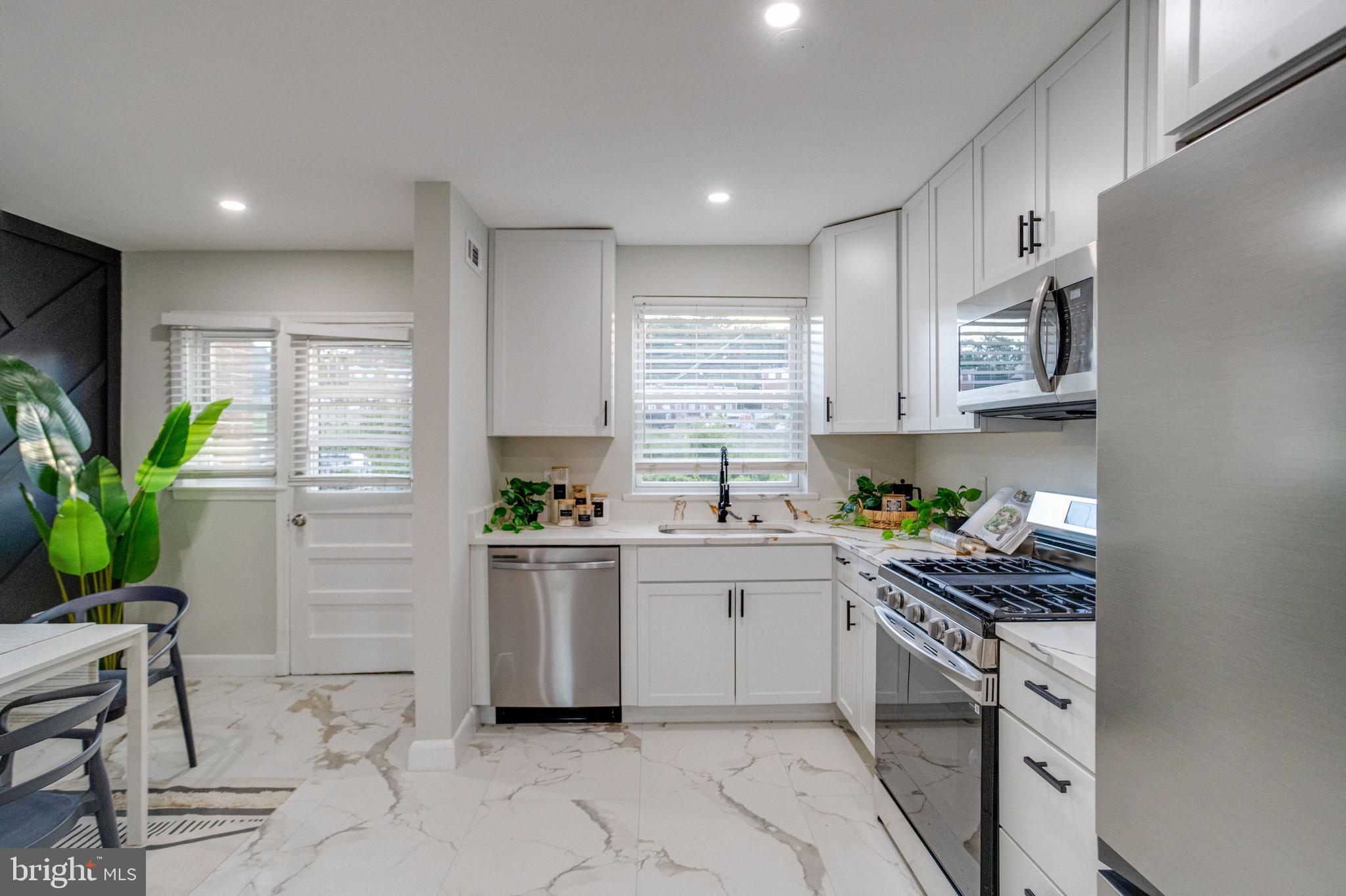 4806 Greencrest Road Baltimore, MD 21206 - Photo 9 of 57