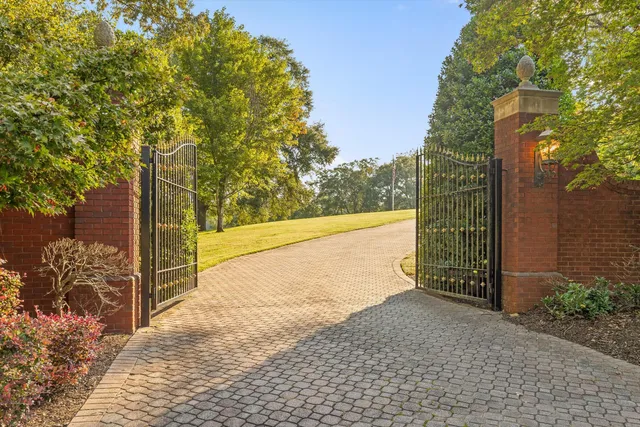 $1,795,000 | 11312 Hixson Pike, Soddy Daisy, TN 37379