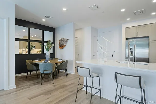 $3,895 | 5105 Lucy Court, Unit 5105, Pearl River, NY 10965