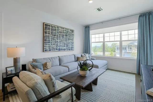 $3,895 | 5105 Lucy Court, Unit 5105, Pearl River, NY 10965