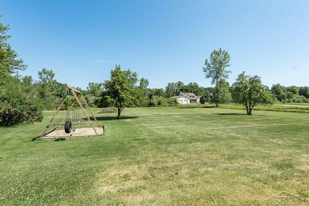 12458 Dice Road Freeland, MI 48623 - Photo 16 of 20 50016525-15.JPG