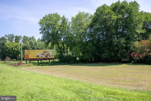 a view of a tennis court