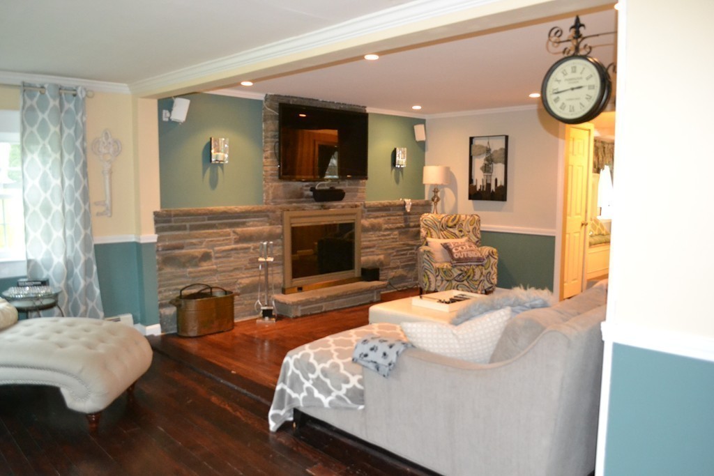 52 Abbott Road North Reading, MA 01864 - Photo 3 of 25 Gallery Image 3