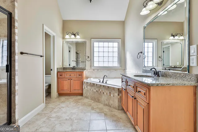 $659,900 | 18 Lake View Court, Senoia, GA 30276