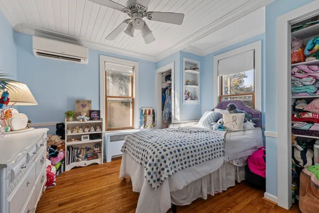 $335,000 | 202 Hickory Street, New Lenox, IL 60451