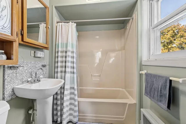 $335,000 | 202 Hickory Street, New Lenox, IL 60451