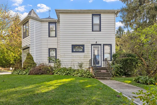 $335,000 | 202 Hickory Street, New Lenox, IL 60451