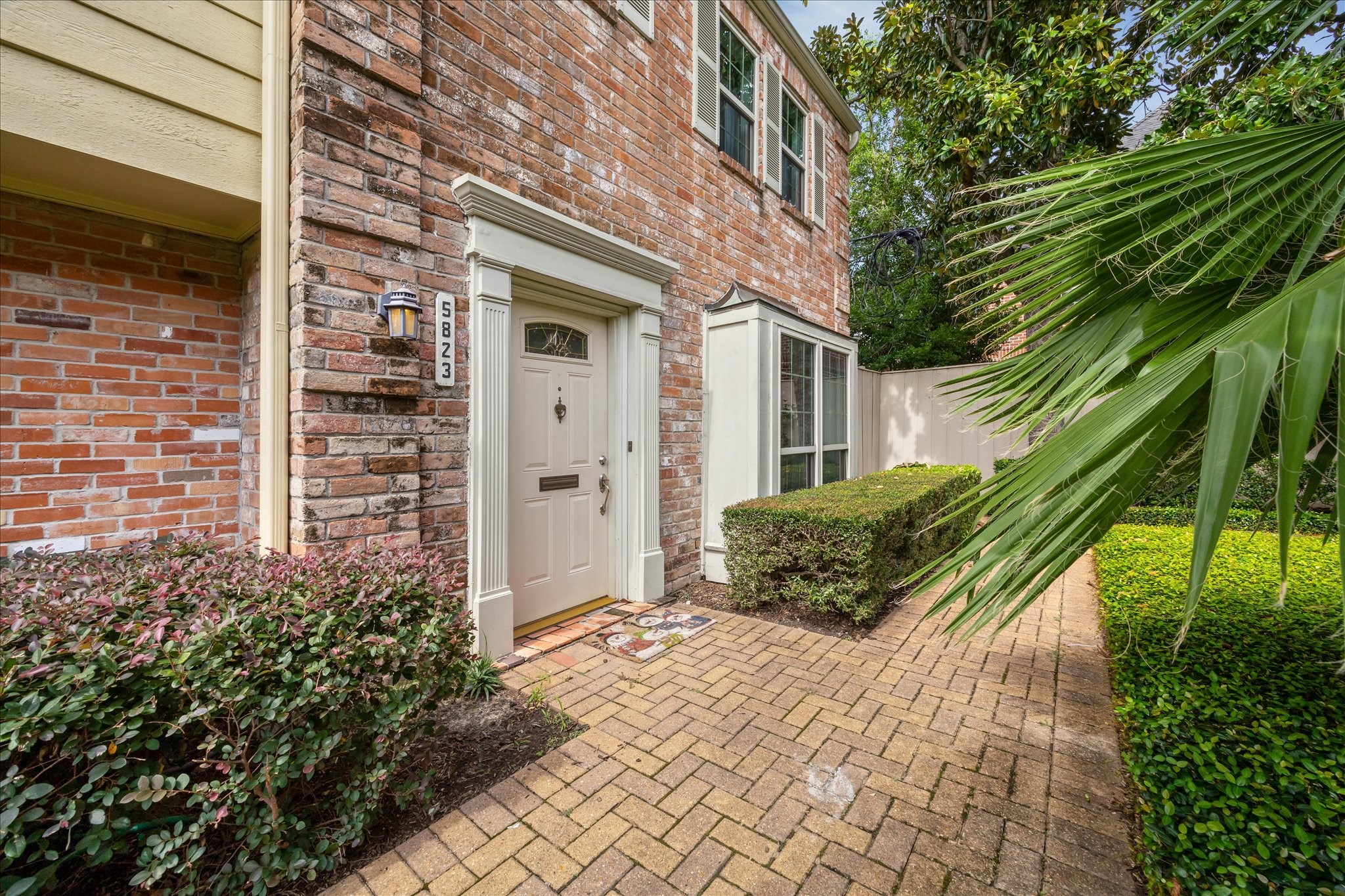 5823 Valley Forge Drive, Unit 93 Houston, TX 77057 - Photo 2 of 22 Front entrance off of a nicely landscaped courtyard.