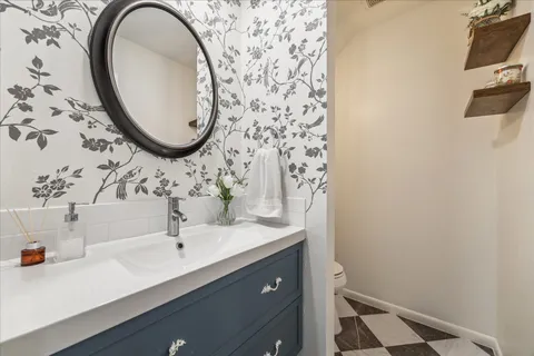 $327,500 | 5823 Valley Forge Drive, Unit 93, Houston, TX 77057