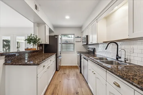 $327,500 | 5823 Valley Forge Drive, Unit 93, Houston, TX 77057