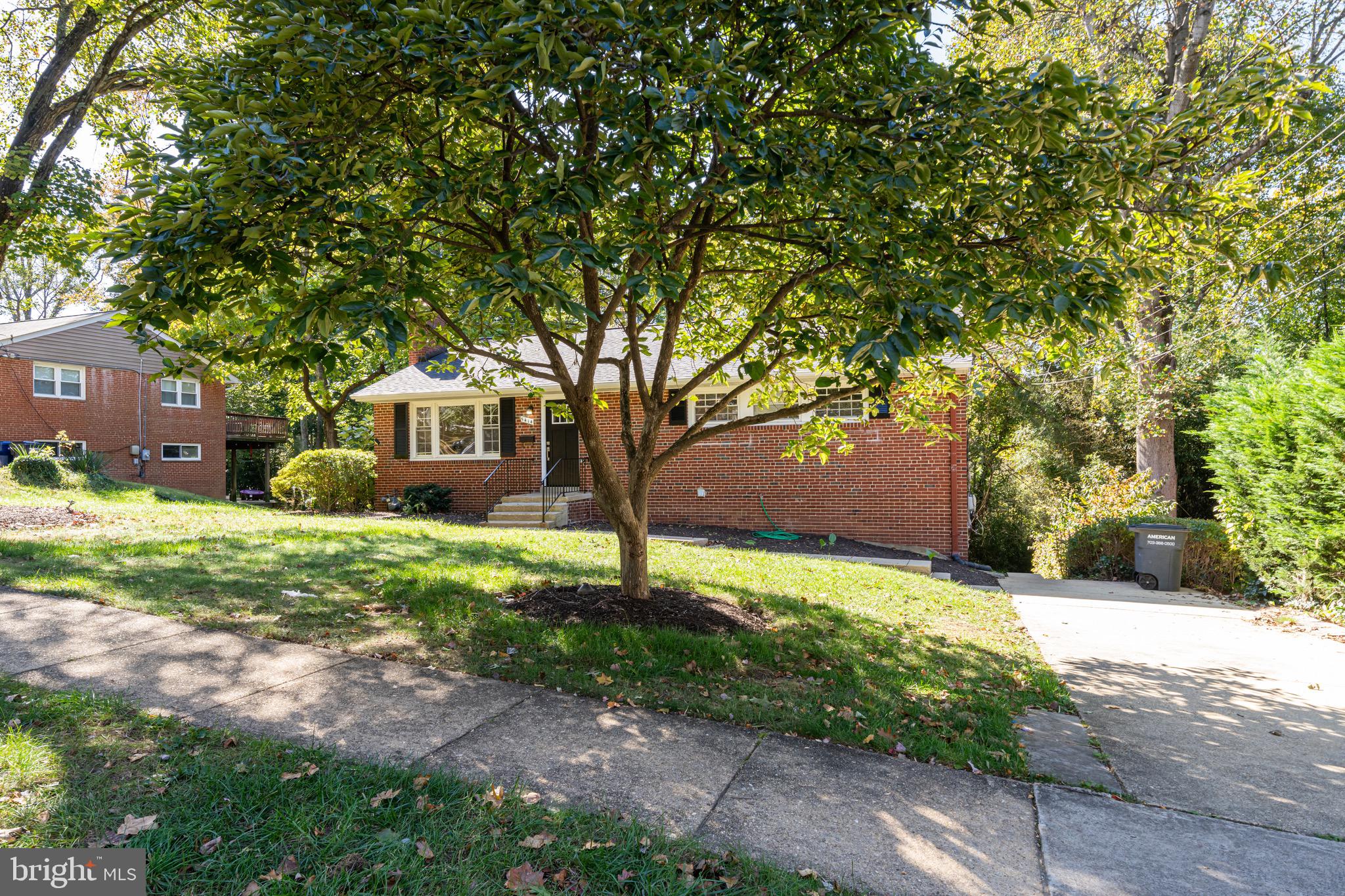 5414 Inverchapel Road Springfield, VA 22151 - Photo 2 of 34