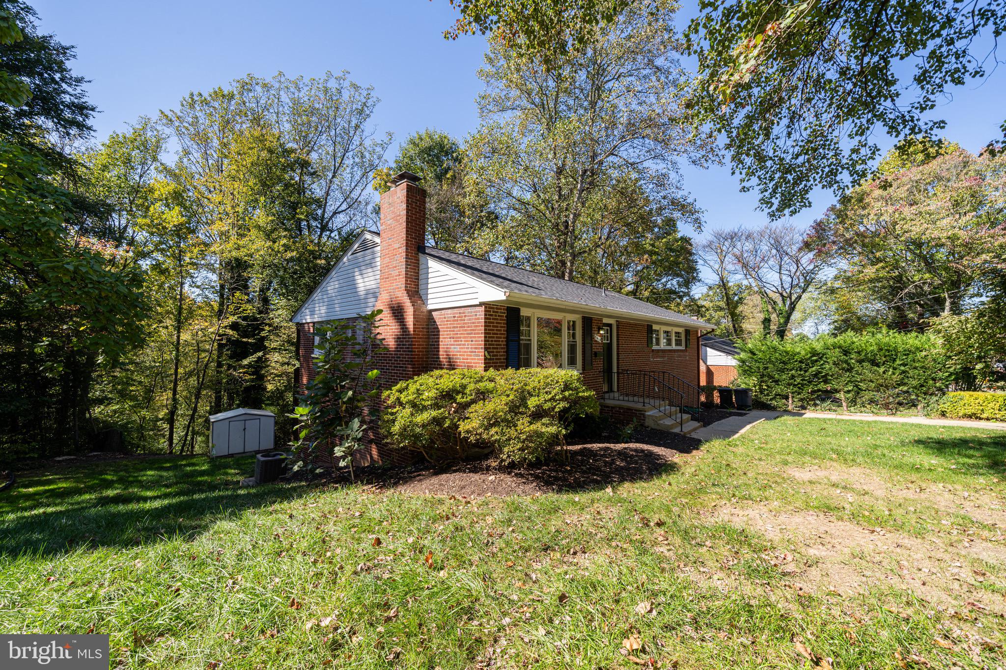 5414 Inverchapel Road Springfield, VA 22151 - Photo 3 of 34