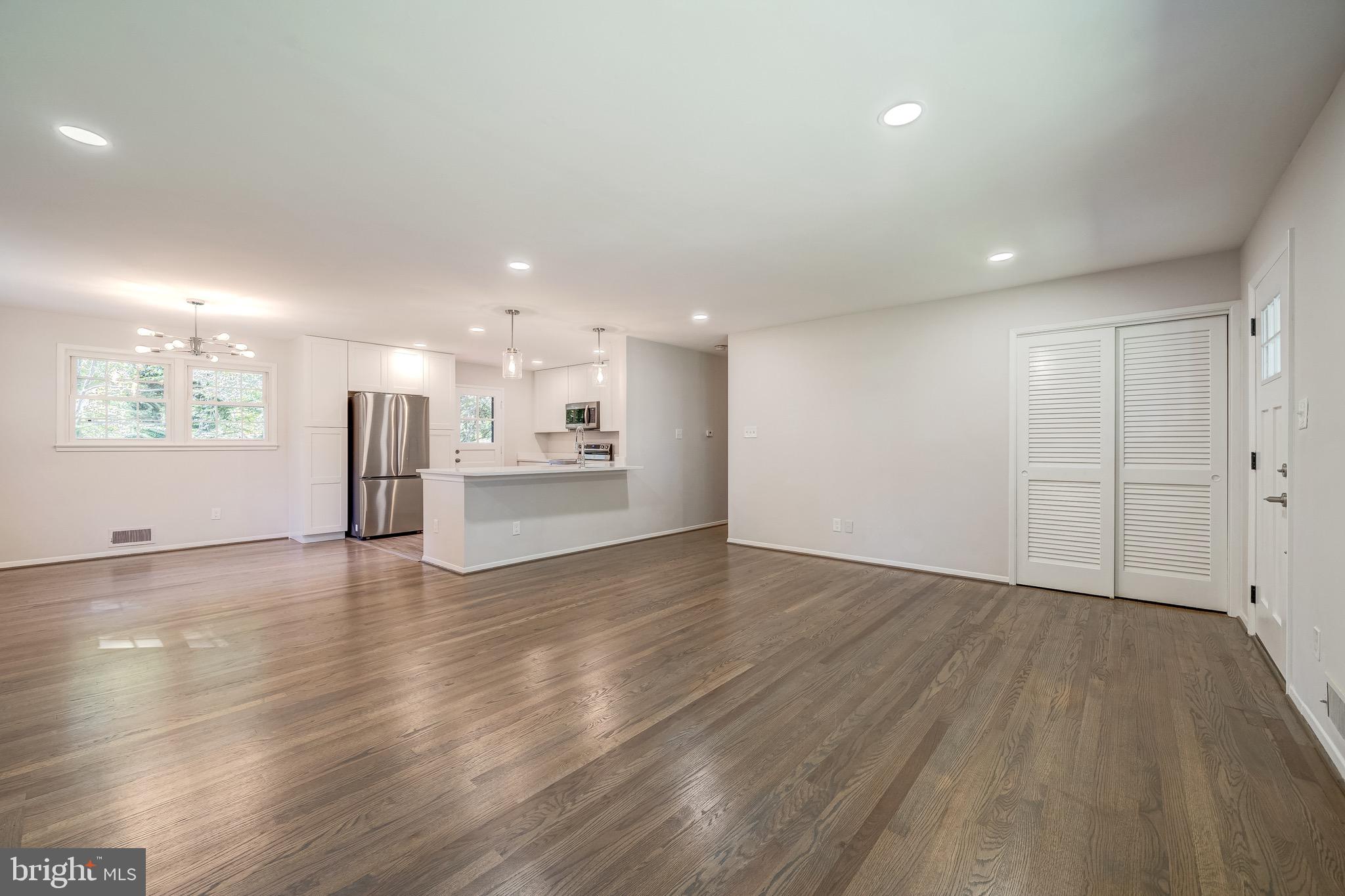 5414 Inverchapel Road Springfield, VA 22151 - Photo 7 of 34