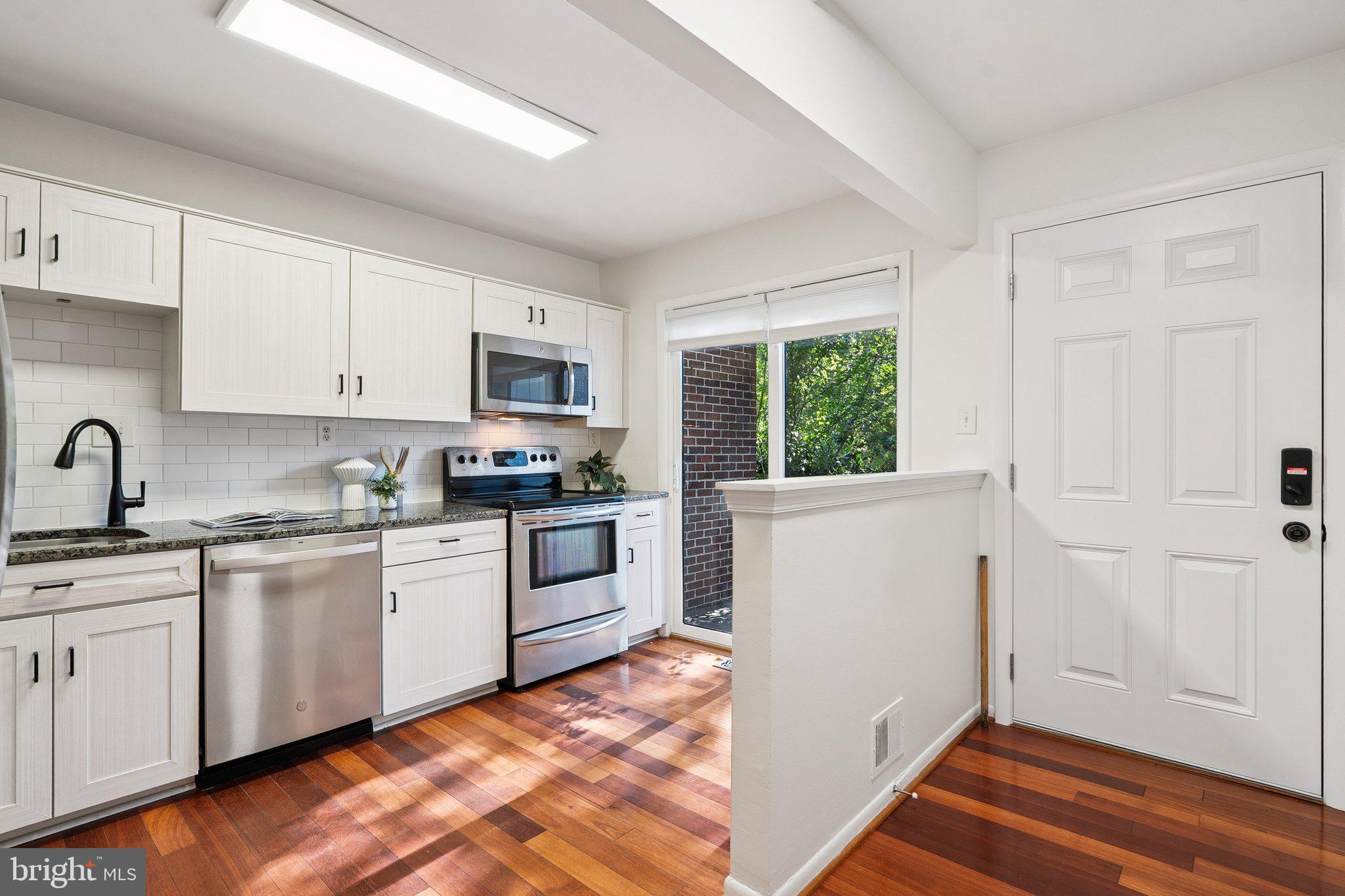 2101 Colts Neck Court Reston, VA 20191 - Photo 4 of 41 Gallery Image 4