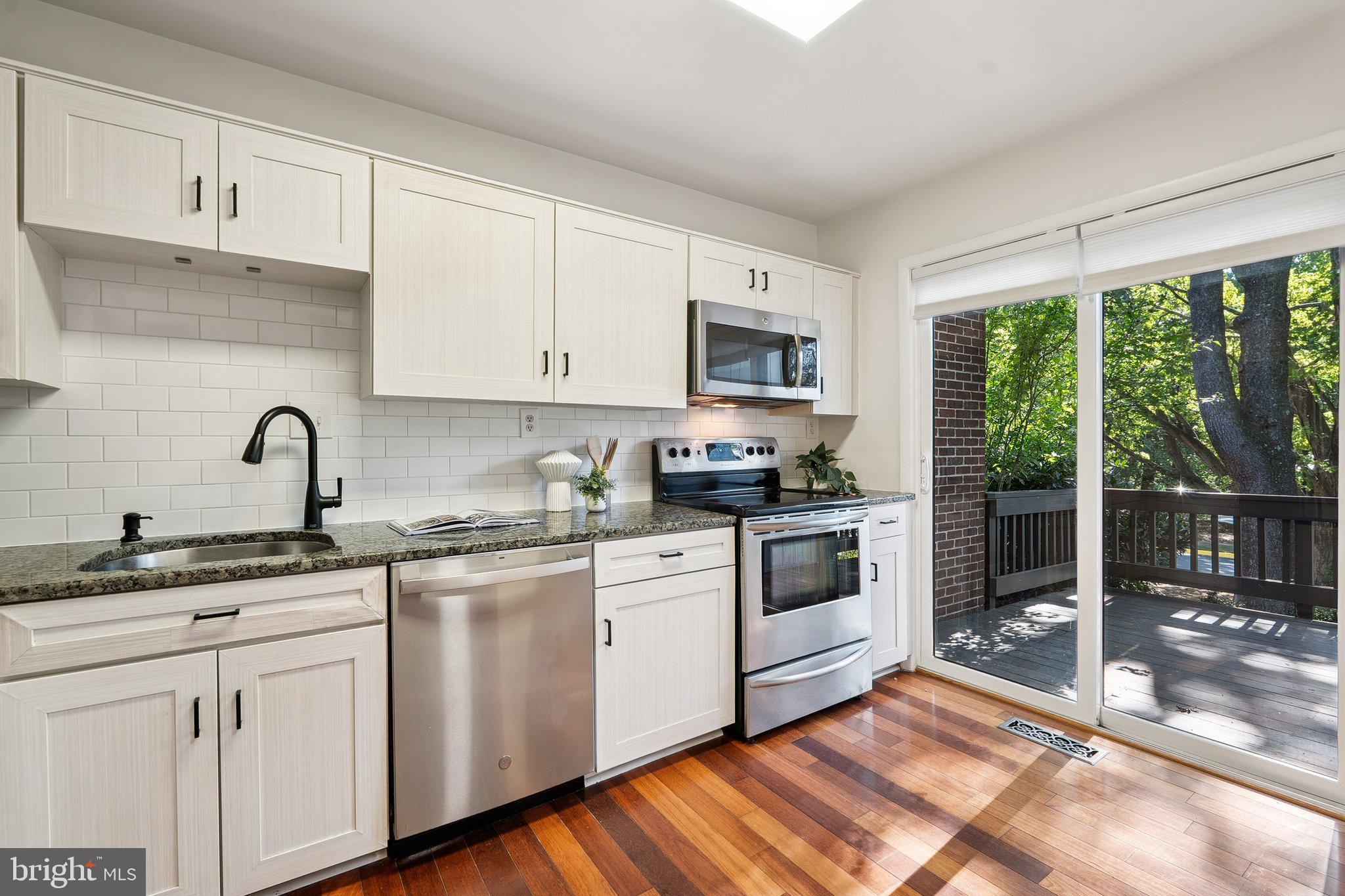 2101 Colts Neck Court Reston, VA 20191 - Photo 5 of 41 Gallery Image 5
