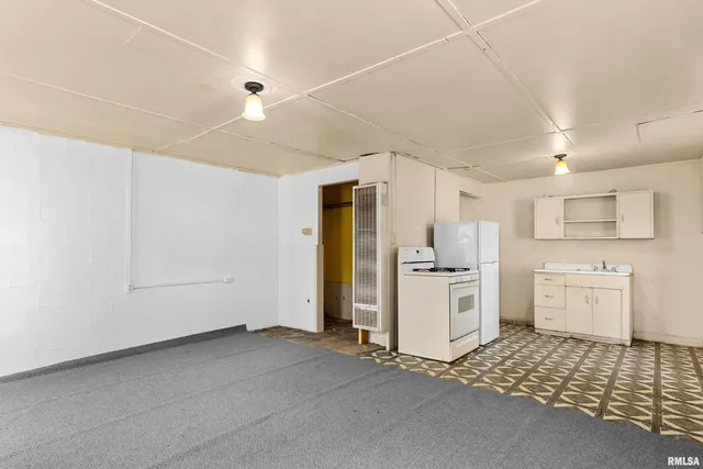 $289,000 | 523 Sanford Street, East Peoria, IL 61611