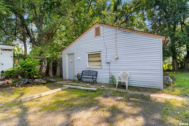 $289,000 | 523 Sanford Street, East Peoria, IL 61611