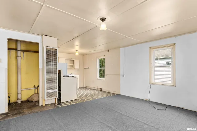 $289,000 | 523 Sanford Street, East Peoria, IL 61611