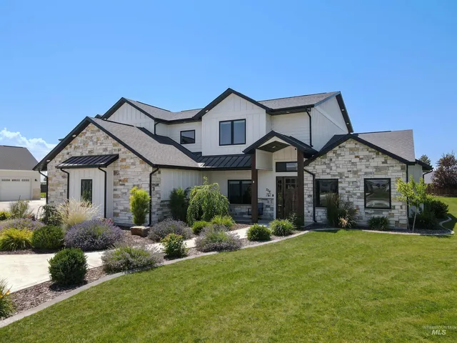 $1,670,000 | 204 South 82nd Street East, Burley, ID 83318