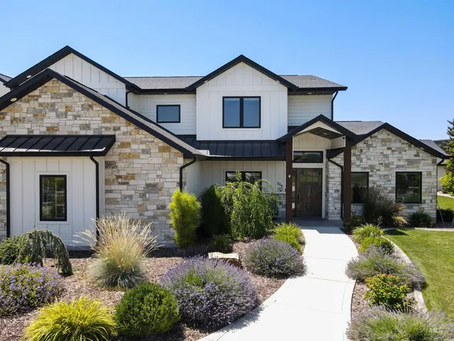 $1,670,000 | 204 South 82nd Street East, Burley, ID 83318
