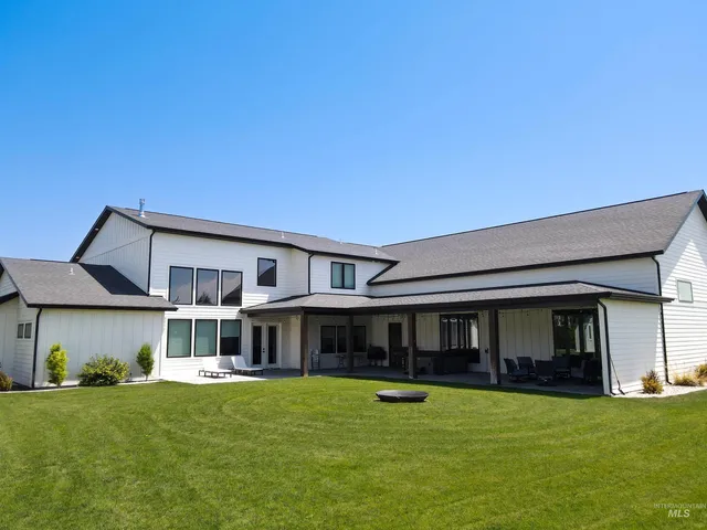 $1,670,000 | 204 South 82nd Street East, Burley, ID 83318